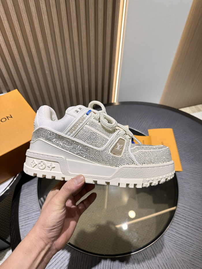 l0vt maxx sneakers