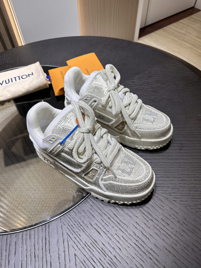 l0vt maxx sneakers
