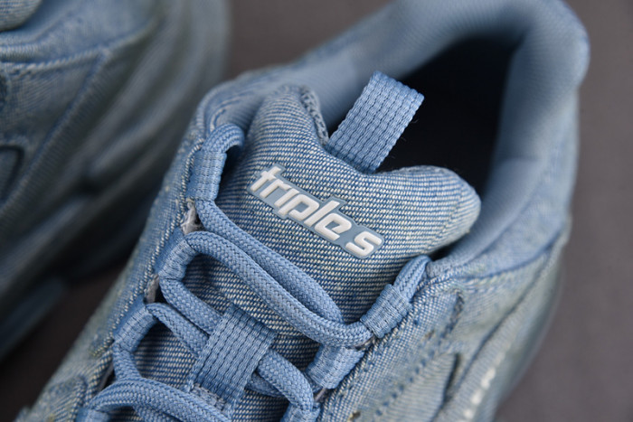 Ba*len*cia*ga Triple S SNEAKER