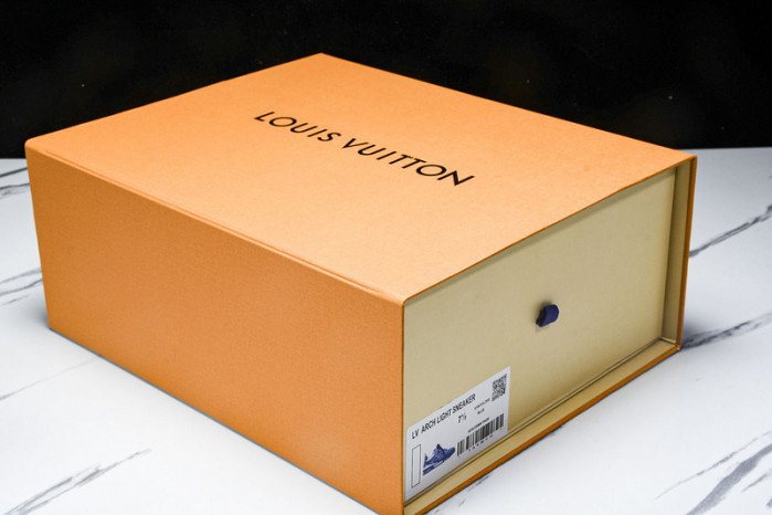 l0vt sneakers
