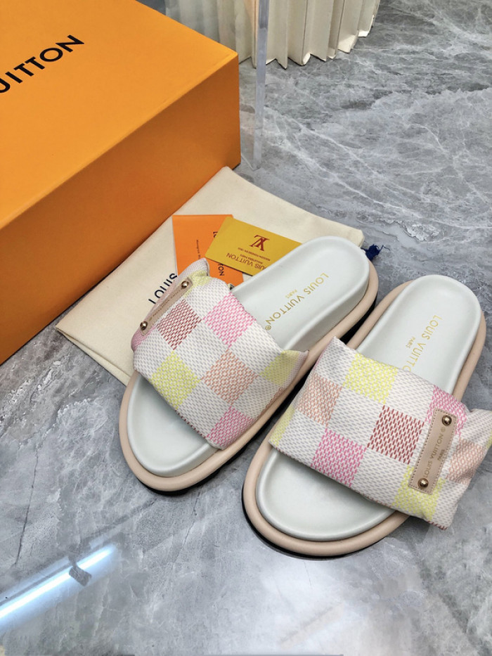 L0VT SANDALS