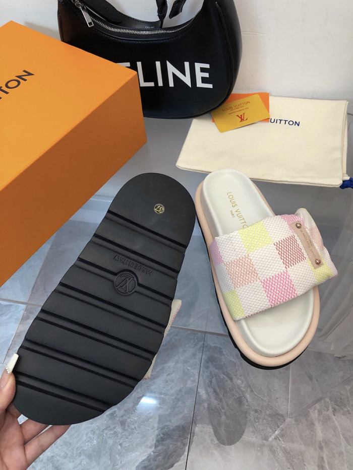 L0VT SANDALS