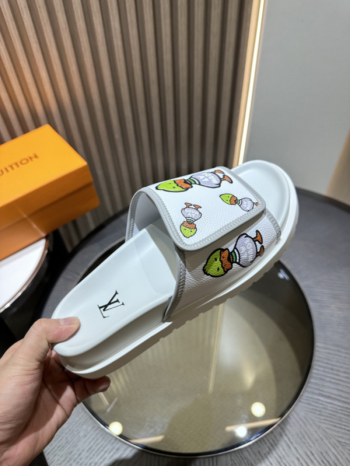 L0VT SANDALS