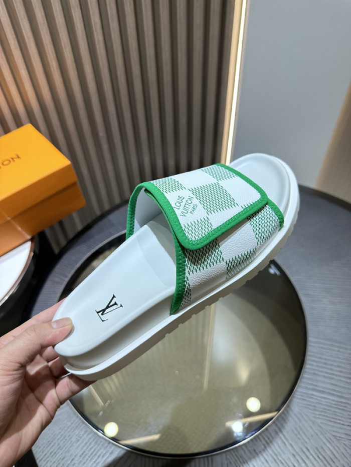 L0VT SANDALS