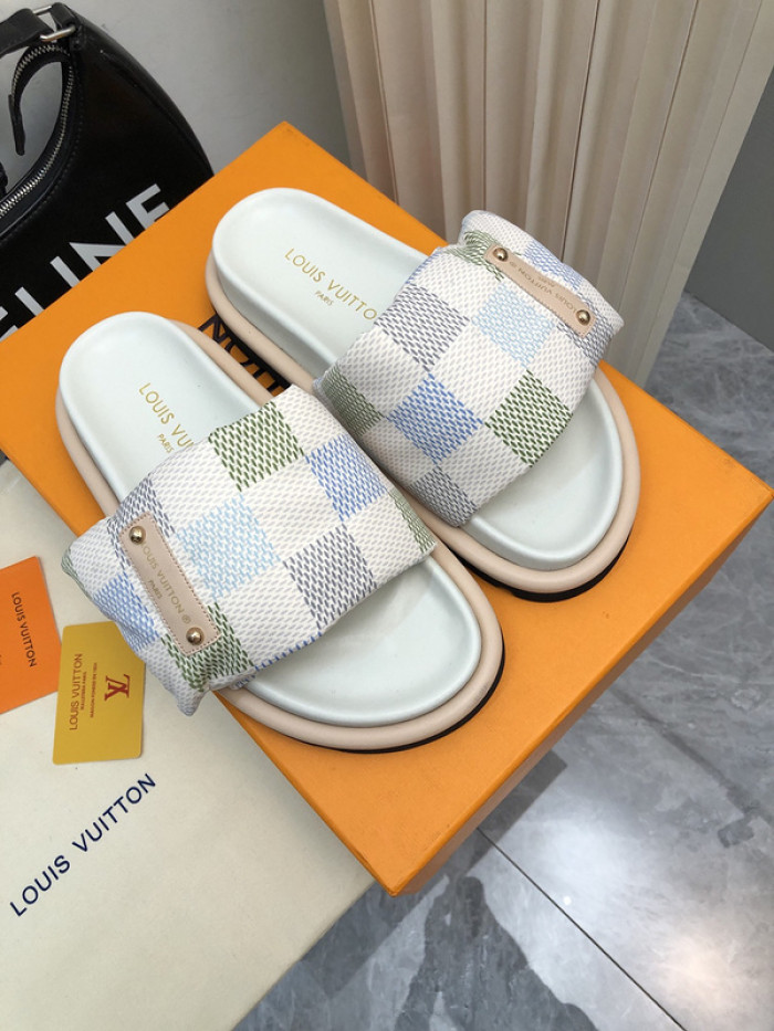 L0VT SANDALS