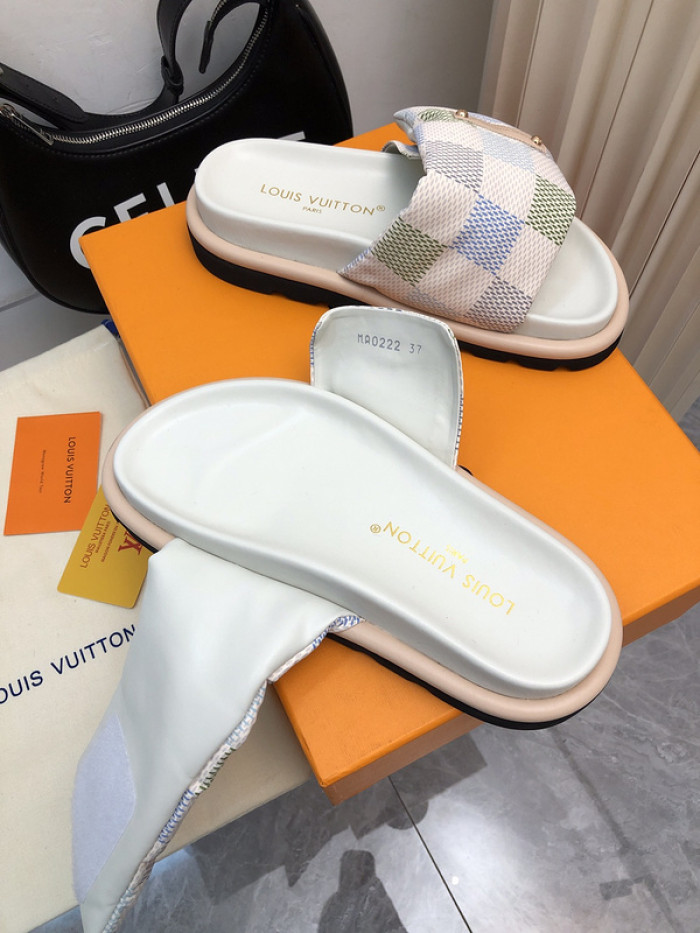 L0VT SANDALS