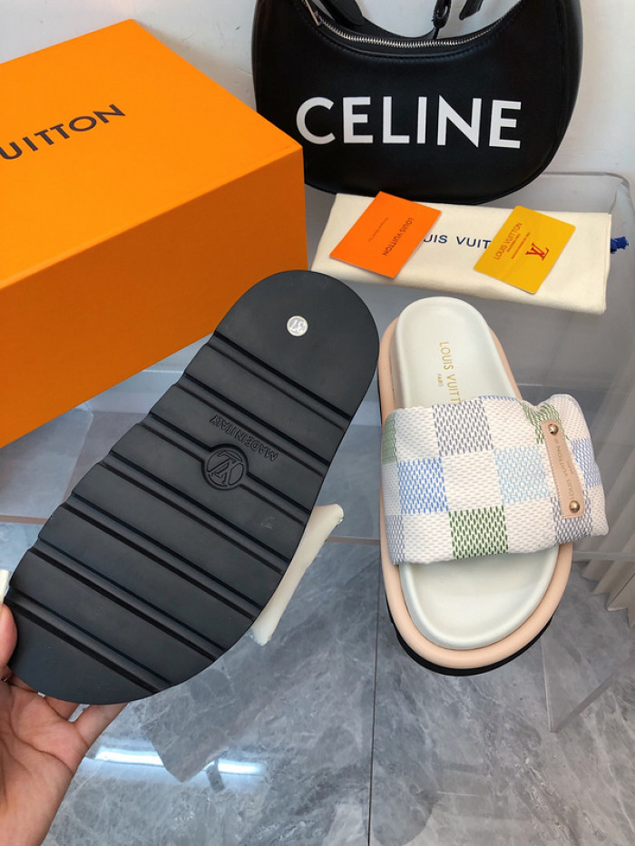 L0VT SANDALS
