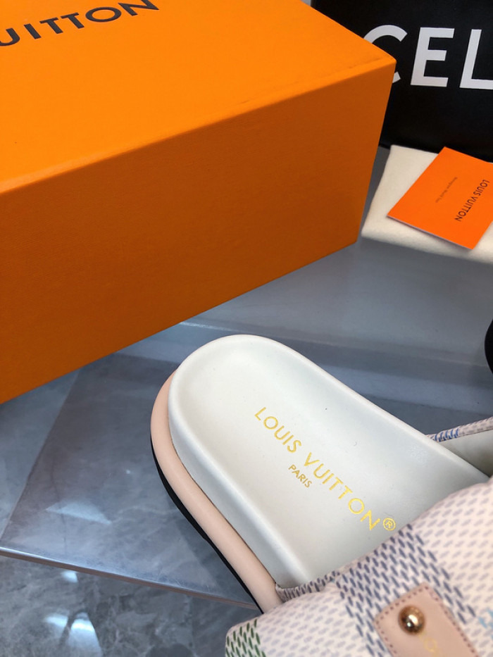 L0VT SANDALS
