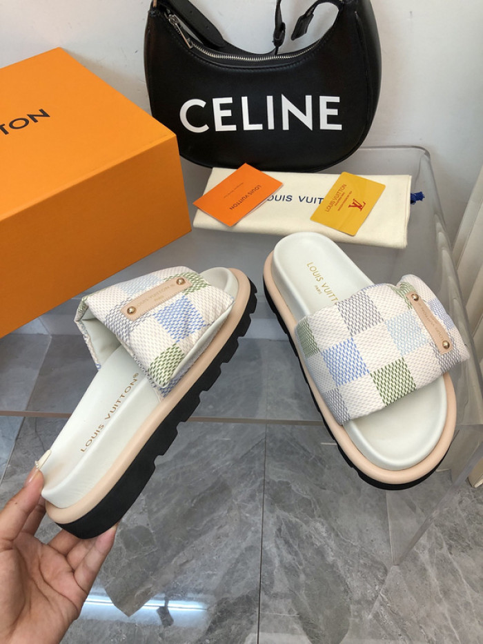 L0VT SANDALS