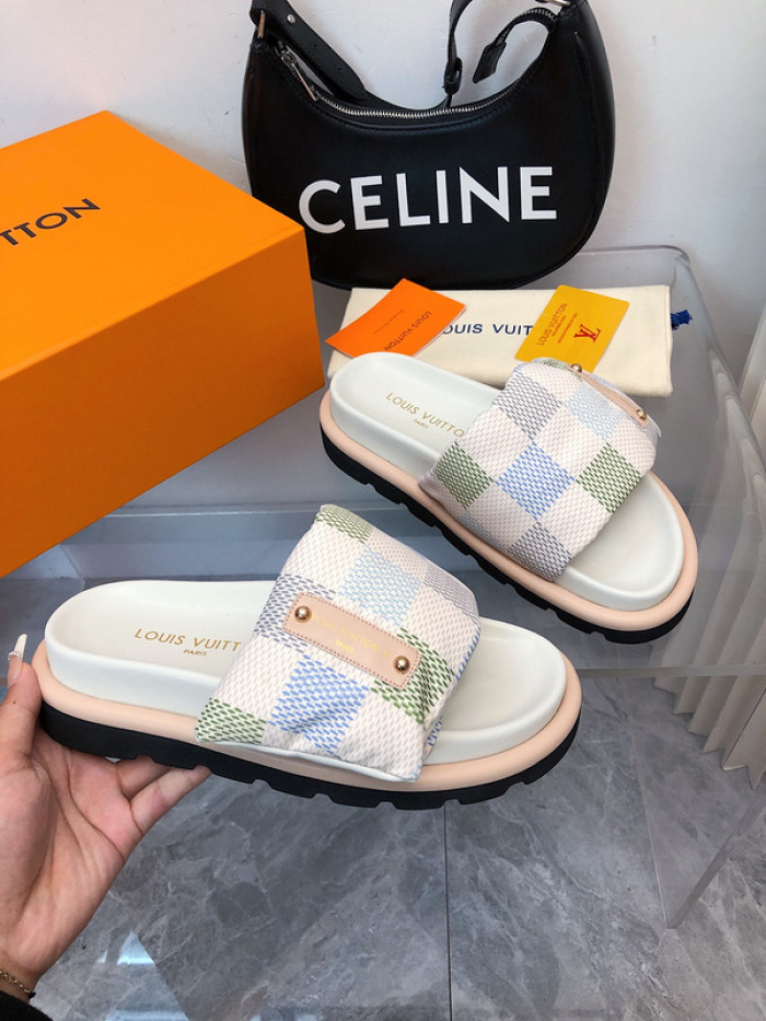 L0VT SANDALS