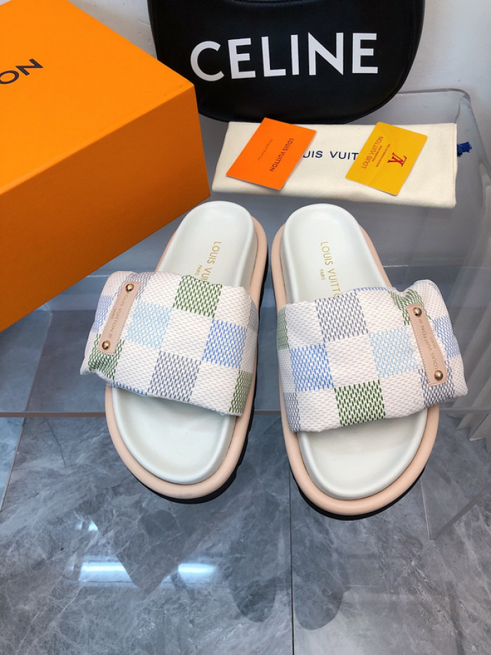 L0VT SANDALS