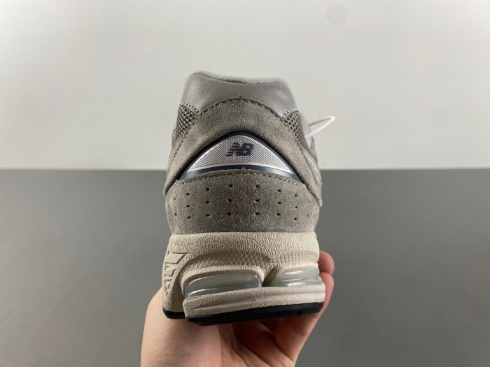 New Balance ML2002RC