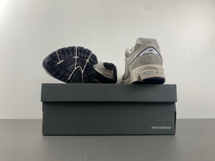 New Balance ML2002RC