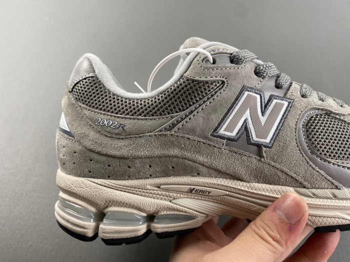 New Balance ML2002RC