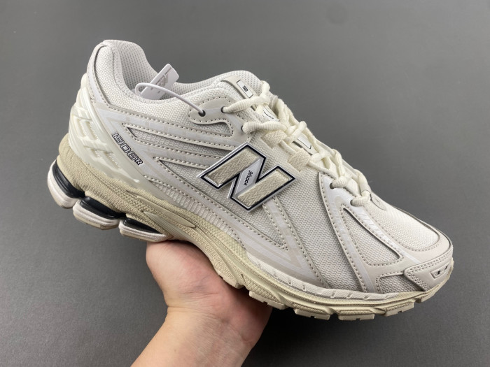 New Balance M1906RWW