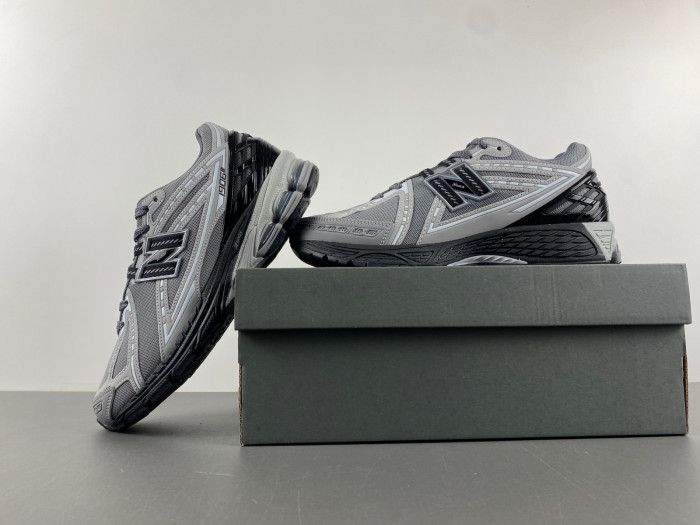New Balance 1906R 