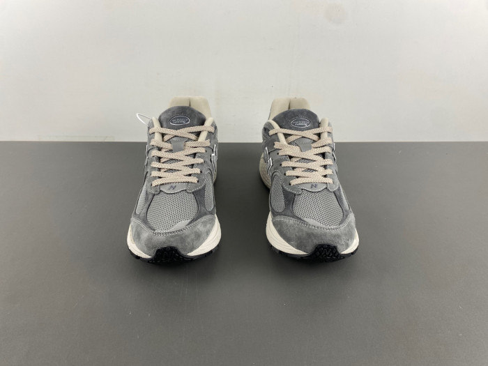 New Balance M2002RANM