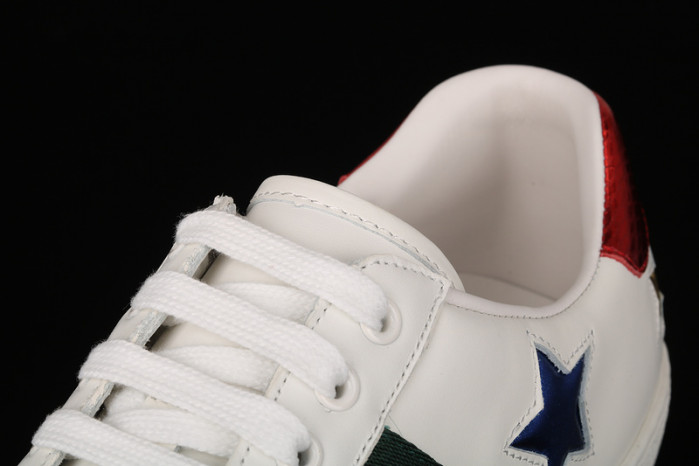 g*u*i ace embroidered low-top sneaker white with stars e1244