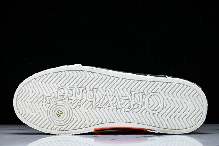 Off-White c/o Virgil Abloh