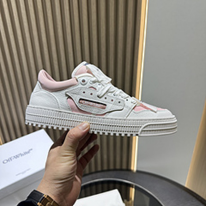 Off-White c/o Virgil Abloh