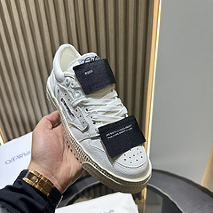 Off-White c/o Virgil Abloh