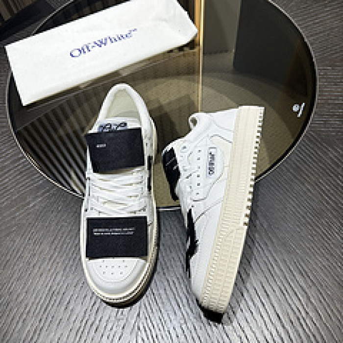 Off-White c/o Virgil Abloh