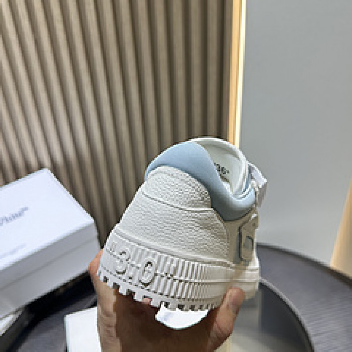 Off-White c/o Virgil Abloh