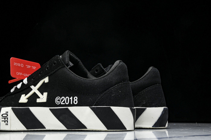 Off-White c/o Virgil Abloh