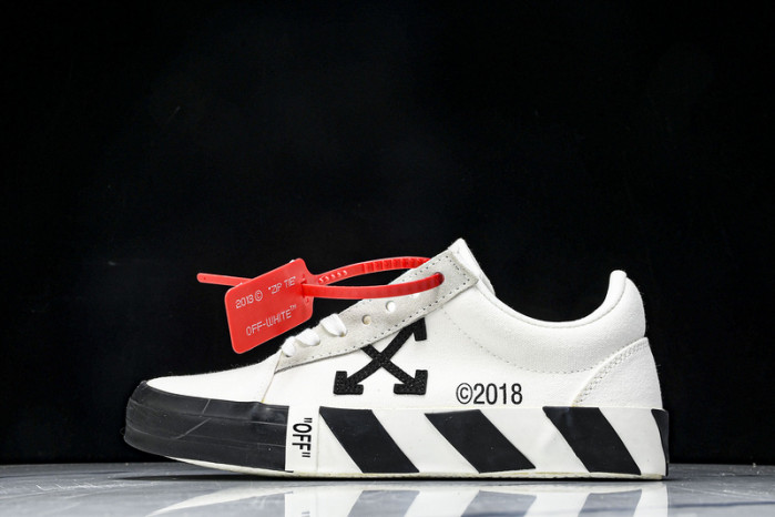 Off-White c/o Virgil Abloh