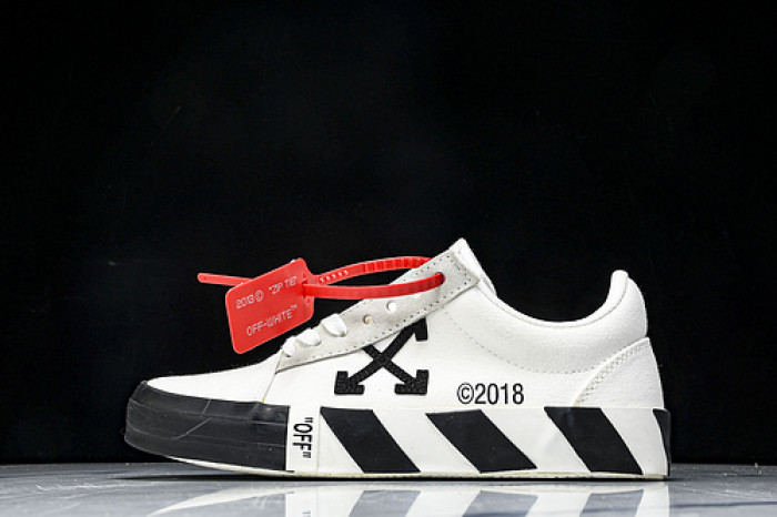 Off-White c/o Virgil Abloh