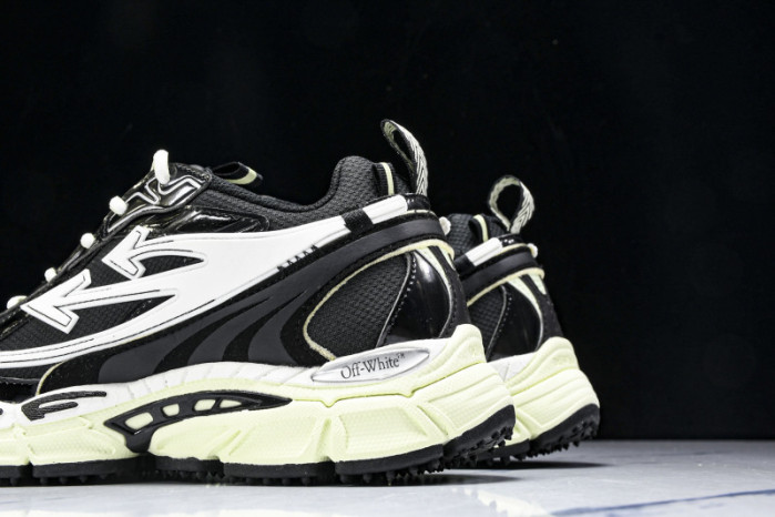 Off-White c/o Virgil Abloh