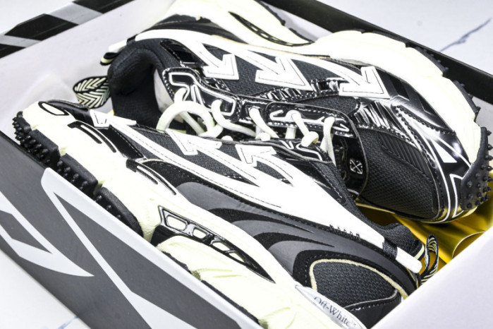 Off-White c/o Virgil Abloh