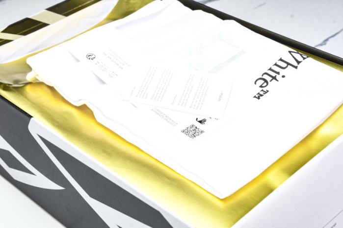 Off-White c/o Virgil Abloh