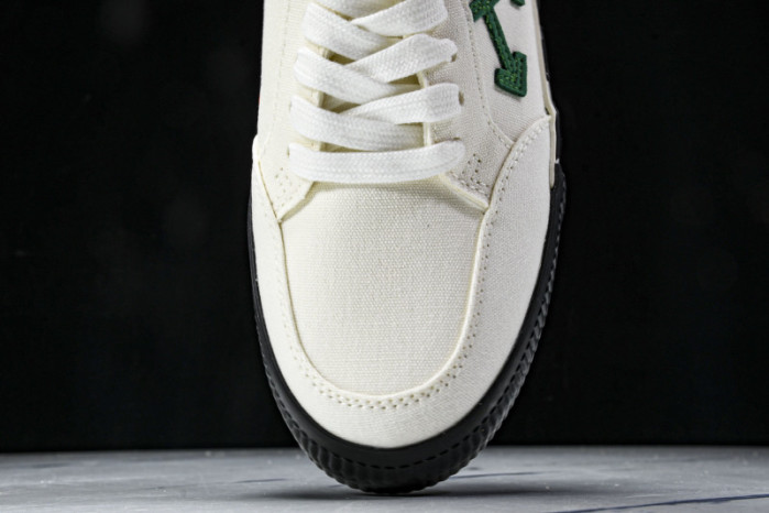 Off-White c/o Virgil Abloh