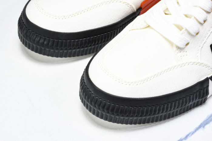 Off-White c/o Virgil Abloh