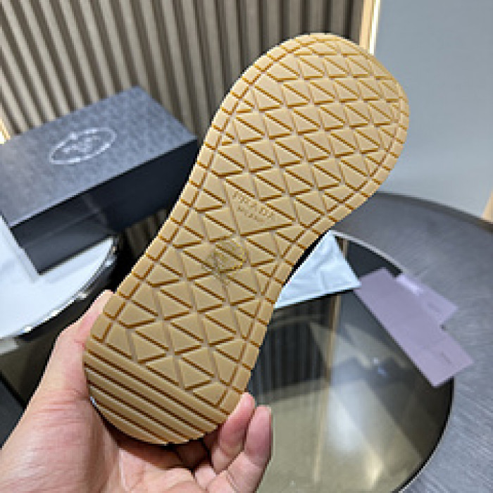 Pra*a SNEAKER P7009