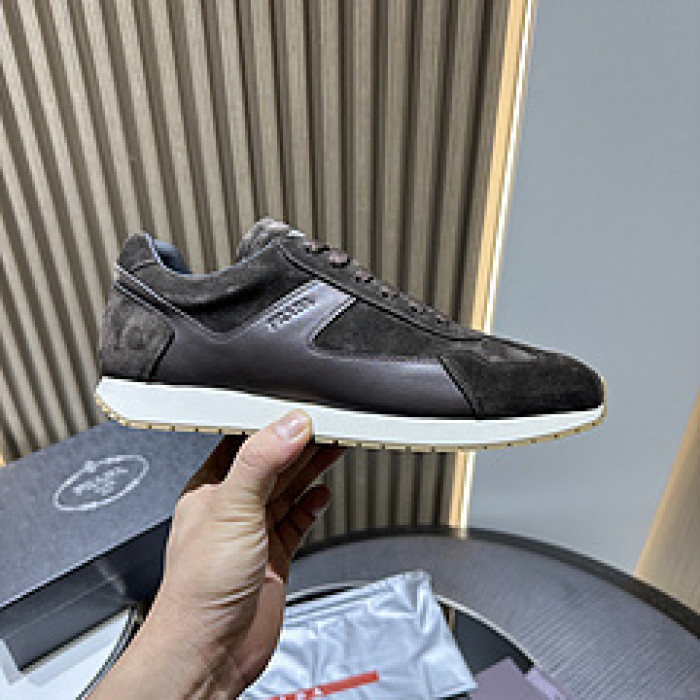 Pra*a SNEAKER P7010