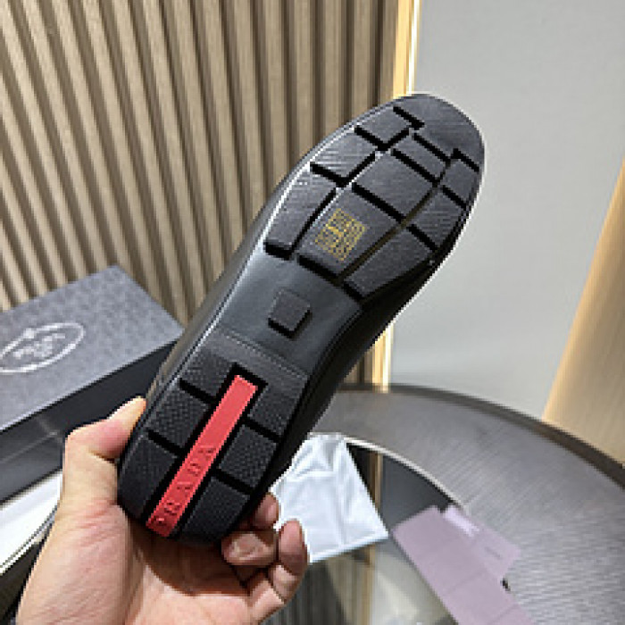Pra*a SNEAKER P7011