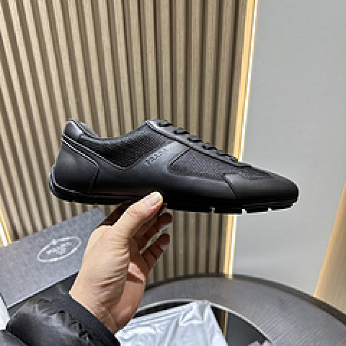 Pra*a SNEAKER P7012