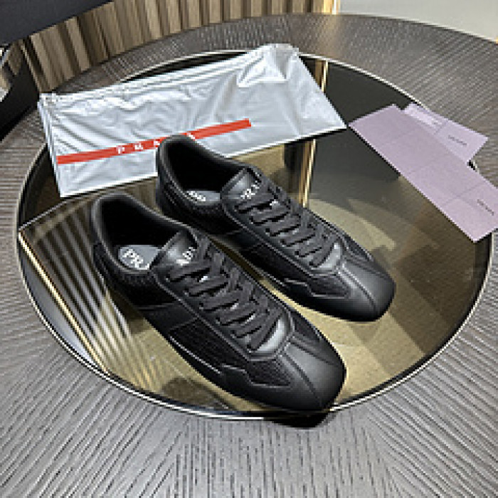 Pra*a SNEAKER P7012