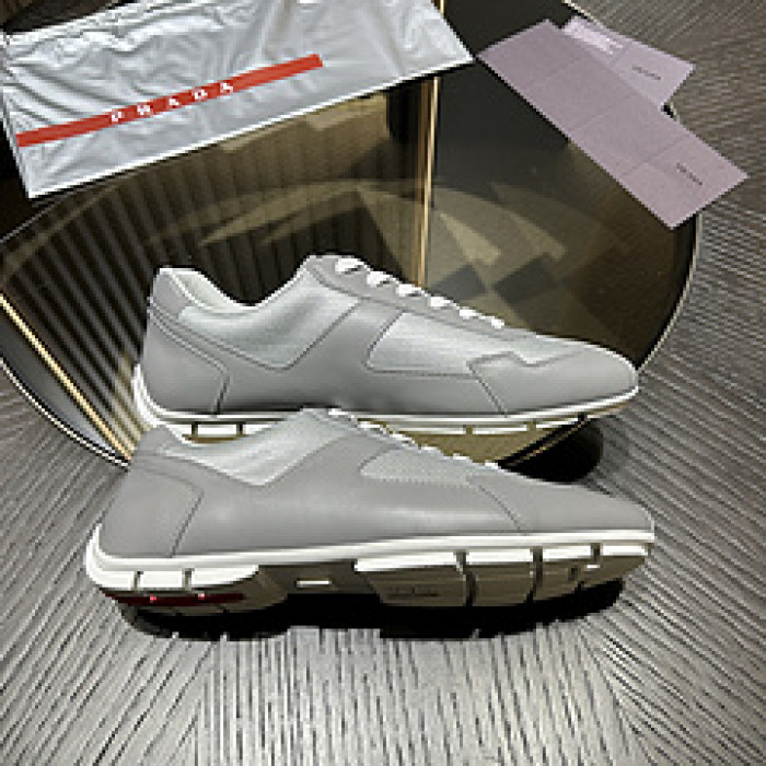 Pra*a SNEAKER P7013
