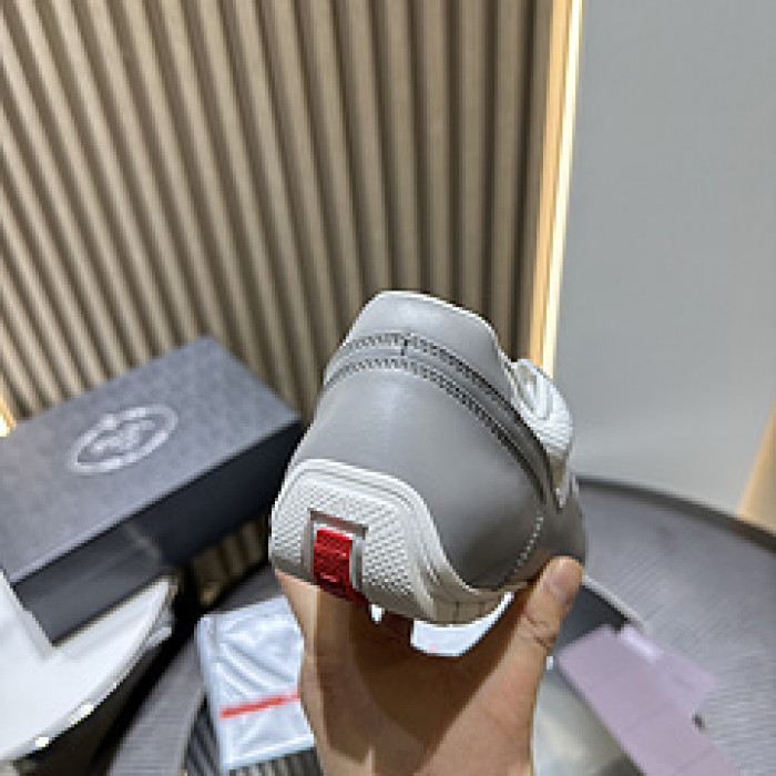Pra*a SNEAKER P7013