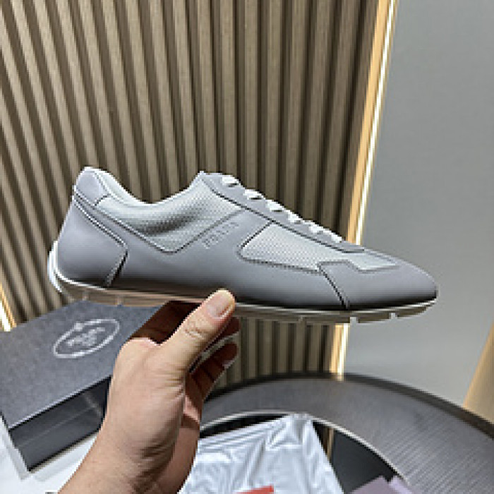 Pra*a SNEAKER P7013