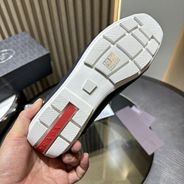 Pra*a SNEAKER P7014