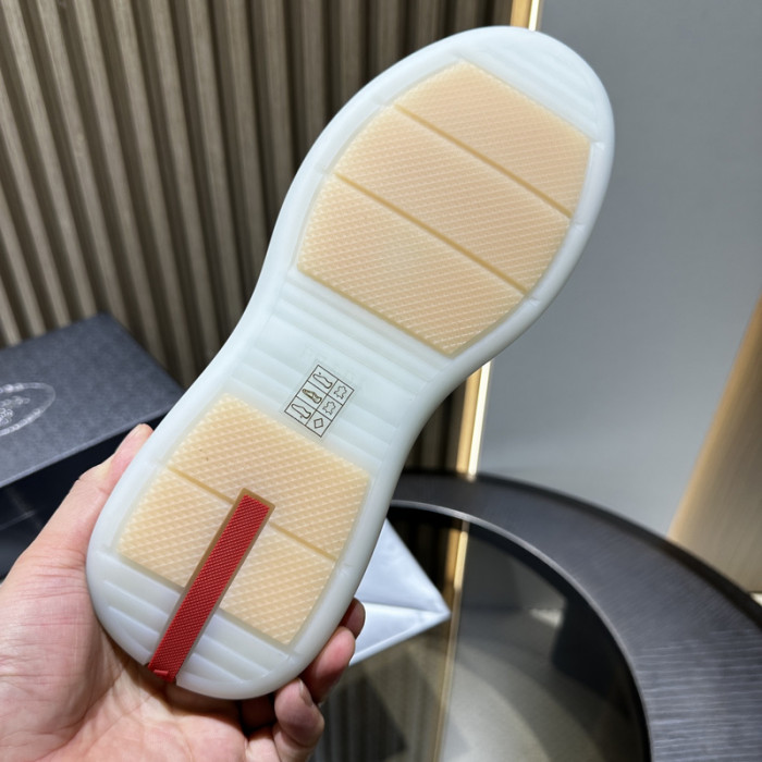 Pra*a SNEAKER P7019