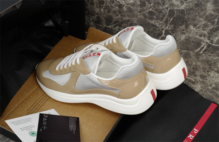 Pra*a SNEAKER P7022