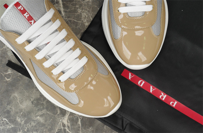 Pra*a SNEAKER P7022