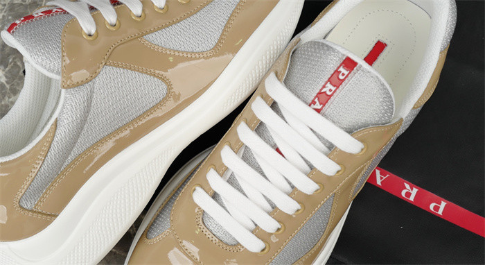 Pra*a SNEAKER P7022