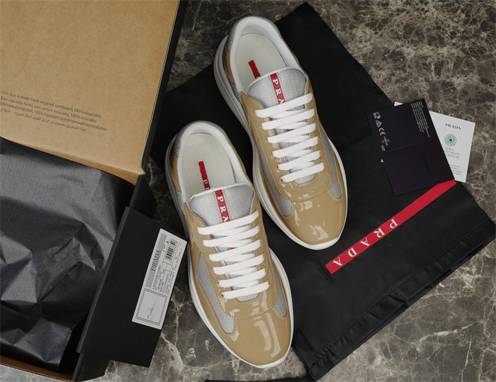 Pra*a SNEAKER P7022