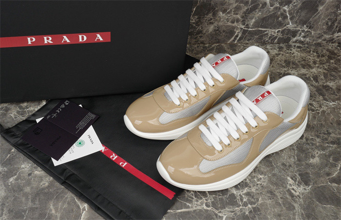 Pra*a SNEAKER P7022